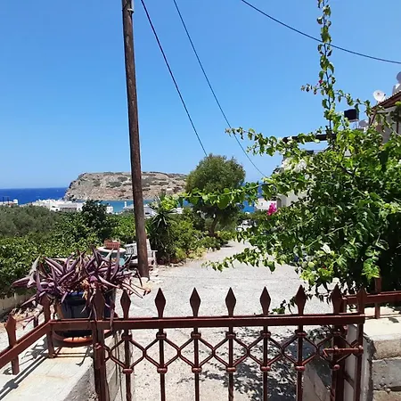 Mandoras Cozy Sea View *
